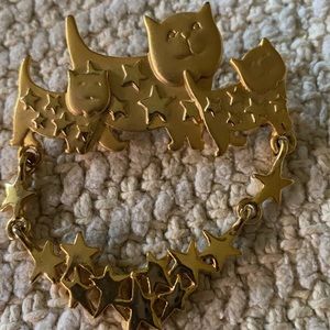 Vintage Signed A.J.C. Three Cats and Stars with Hanging Stars Gold Tone Brooch